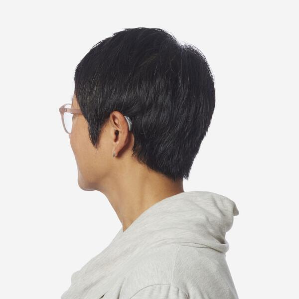 Starkey Omega AI 20 RIC RT - On Ear Woman | Oogvoororen